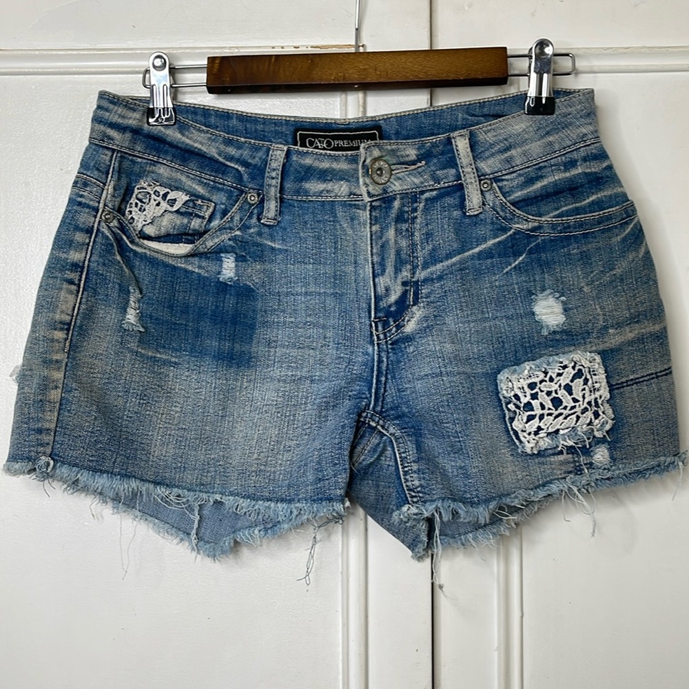 Cato lace accent women’s  Jean shorts size 4